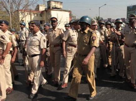 मंदिर में प्रवेश करने पर दलित पर हमला, आग लगाई