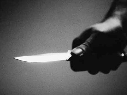 फिल्‍म निर्माता प्रेम चंद्राकर और उनकी पत्‍नी पर हमला