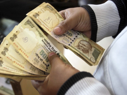डॉलर के मुकाबले रुपये में इस साल की सबसे बड़ी बढ़त